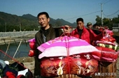 Còng lưng trả nợ sính lễ