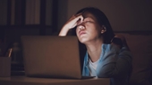 Người Singapore bị vắt kiệt sức khi làm việc online