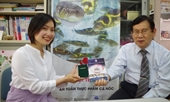 Cô gái Việt nhận chứng chỉ chế biến cá nóc Nhật Bản