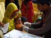 Cơ sở y tế tái sử dụng kim tiêm sai cách, hơn 1 500 trẻ em Pakistan nhiễm HIV