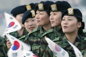 Vì sao Hàn Quốc muốn bắt buộc nữ giới nhập ngũ
