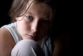 Nhiều trẻ dưới 13 tuổi ở Mỹ cầu cứu đường dây nóng chống tự tử