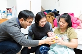 Vợ chồng Hàn Quốc mở quán ăn Việt để hỗ trợ cha mẹ đơn thân