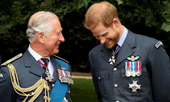 Hoàng gia Anh sợ Harry chĩa mũi dùi vào bố trong hồi ký