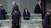 Cựu nghị sĩ Australia tố bộ trưởng đụng chạm không phải phép