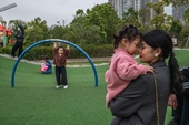Cái khó của phụ nữ muốn đẻ con muộn ở Trung Quốc