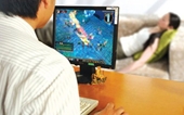 Chồng như người tự kỷ vì suốt ngày ôm máy tính cày game