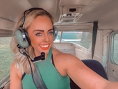 Thất nghiệp vì dịch, nữ tiếp viên hàng không học làm phi công