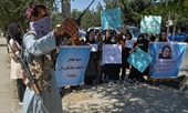 Taliban đánh phụ nữ biểu tình phản đối chính phủ lâm thời
