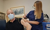 Israel sẵn sàng tiêm mũi vaccine thứ tư