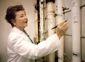 Gertrude B Elion chứng minh khoa học vừa là đam mê, vừa là thiên chức của phụ nữ