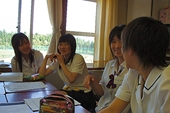Dư luận phản ứng khi trường học ở Tokyo yêu cầu học sinh xác nhận màu tóc thật