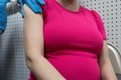 Israel Phụ nữ mang thai đã tiêm vắc xin COVID-19 có thể bảo vệ con