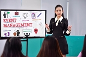 Hoa hậu Lê Âu Ngân Anh bật mí cách học tiếng Anh hiệu quả