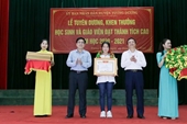 Nữ sinh giành thủ khoa kép thi HSG tỉnh Nghệ An