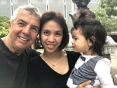 Mẹ đơn thân Việt lấy bác sĩ Tây hơn 20 tuổi Tôi mang thai, anh ấy từ chức Trưởng khoa