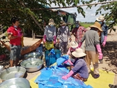 Hỗ trợ người gốc Việt tại vùng dịch ở Campuchia
