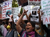 Nhân viên y tế Ấn Độ dụ cô gái lên xe cứu thương để cưỡng hiếp tập thể