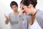 Hôn nhân rạn nứt vì chồng suốt ngày mách mẹ