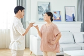 Làm gì để không bức bối khi bên nhau suốt ngày