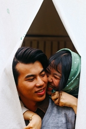 7 điều cặp đôi hạnh phúc hay làm trên giường ngủ