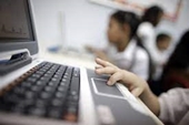 Đề xuất truy cứu trách nhiệm hình sự các hành vi xâm hại trẻ em trên môi trường mạng