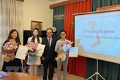 Khen thưởng người Việt có thành tích tiểu biểu năm 2020 tại Czech