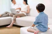 Lợi ích không ngờ từ việc cha mẹ tranh luận trước mặt con trẻ