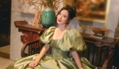 Nữ diễn viên Trung Quốc nhập viện vì mặc váy bó sát