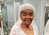 Cụ bà da đen được mặc váy cưới ở tuổi 94