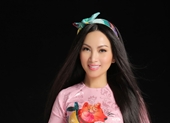 Gia đình ca sĩ Việt kiều Hà Phương hỗ trợ gạo và nhu yếu phẩm cho người dân TP HCM