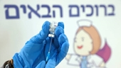 Anh khuyến nghị không tiêm vaccine COVID-19 cho trẻ khỏe mạnh