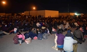 Cảnh sát Mexico chặn giữ hơn 600 người di cư Trung Mỹ trong 3 xe tải đông lạnh