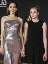 Angelina Jolie và con gái tuổi 15 gây chú ý tại Liên hoan phim Rome
