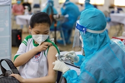 Hơn 1.500 học sinh tiêm vaccine Covid-19