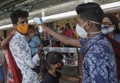 Giới nhà giàu Ấn Độ ra nước ngoài tiêm vắc xin tăng cường để đối phó với Omicron