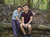 Mối tình của chàng trai Australia với cô gái Việt mù tiếng Anh
