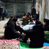 Khuyến cáo của TP Kharkov Nhiều gia đình Việt ở Ukraine chọn metro, hầm chung cư trú ẩn 2-3 ngày