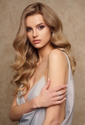 Người mẫu 23 tuổi đăng quang Hoa hậu Cộng hòa Czech