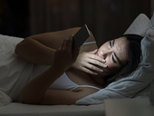 Vì sao không nên xem thiết bị điện tử trước khi ngủ