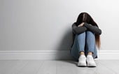 4 dấu hiệu con bị trầm cảm cha mẹ cần tinh ý nhận ra kịp thời