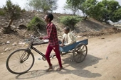24 giờ địa ngục giữa nắng nóng kỷ lục ở Ấn Độ Gầm cầu biến thành lớp học và cuộc chiến sinh tồn khốc liệt