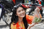Hoa hậu Indonesia hào hứng khám phá ẩm thực Hà Nội