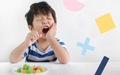 5 thói quen ăn uống sai cách có thể phá hủy răng của trẻ