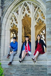 Gia đình gốc Việt có ba con tốt nghiệp đại học top đầu Mỹ