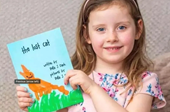 Bé gái 5 tuổi người Anh xuất bản sách, đạt kỷ lục thế giới