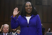 Nữ thẩm phán da màu đầu tiên của Tòa án Tối cao Mỹ nhậm chức