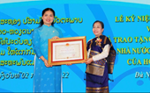 Trao tặng Huân, Huy chương cho các tập thể, cá nhân Hội LHPN Lào