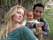 Chàng trai Việt cua bạn gái Mỹ cùng bỏ phố về rừng Nam Mỹ sinh con