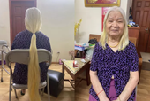 Cụ bà 93 tuổi tặng mái tóc nuôi 70 năm cho bệnh nhân ung thư